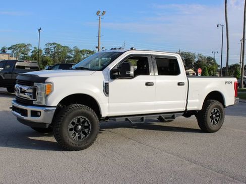 Used 2017 Ford F250 XLT w/ XLT Value Package AWD/4WD image 5