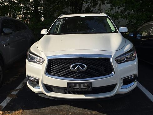 Used 2019 INFINITI QX60 Luxe w/ Essential Package image 2