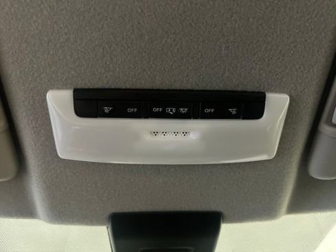 Used 2020 Nissan Kicks SV FWD image 23