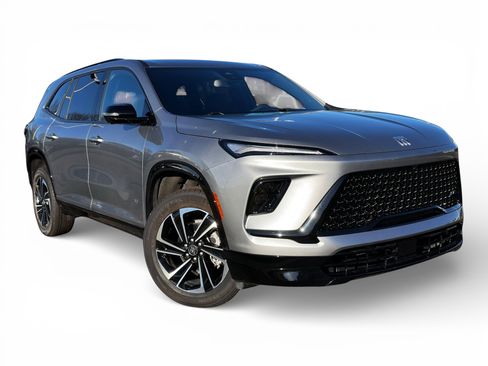 Used 2025 Buick Enclave Sport Touring image 2