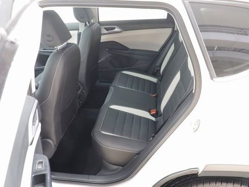 Used 2025 Volkswagen Taos SEL w/ Black Wheel Plus Package image 15