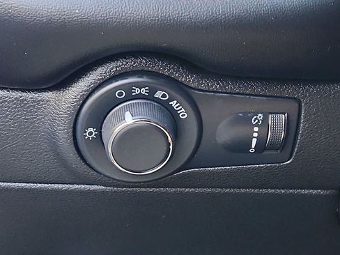 Used 2025 Dodge Durango GT image 26