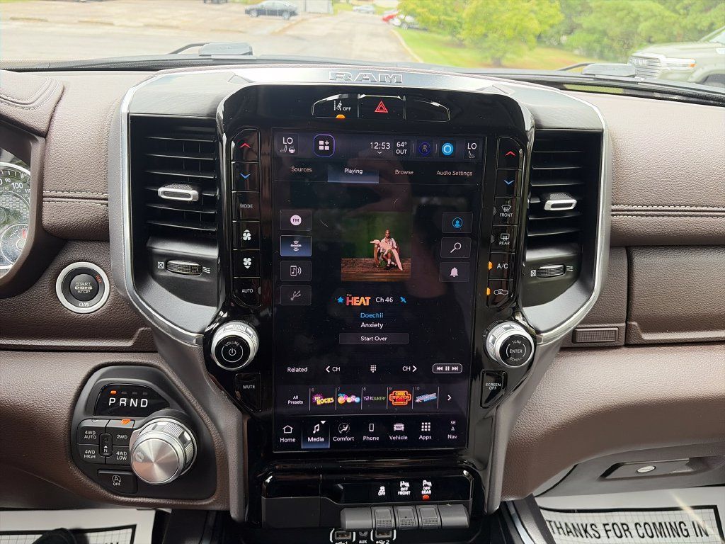 Used 2025 RAM 1500 Laramie AWD/4WD image 19