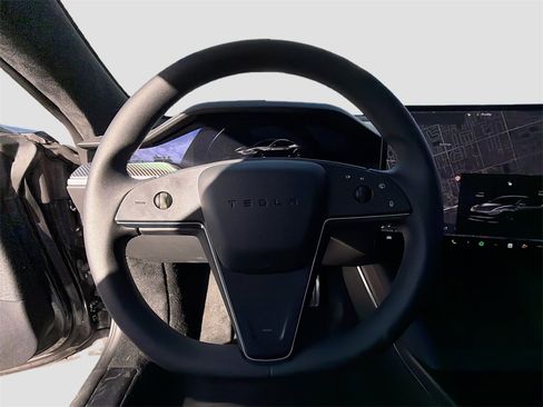 Used 2025 Tesla Model S Plaid image 40