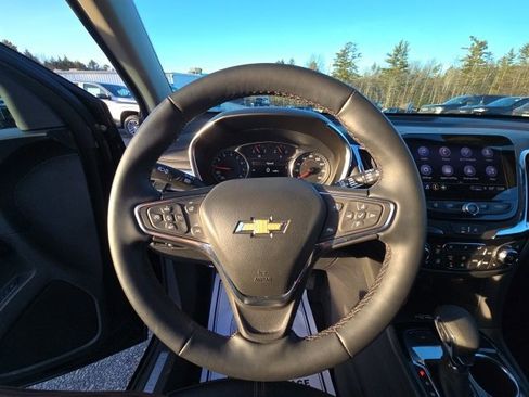 Used 2024 Chevrolet Equinox Premier image 34