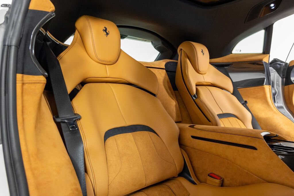 Used 2025 Ferrari Purosangue AWD/4WD image 57