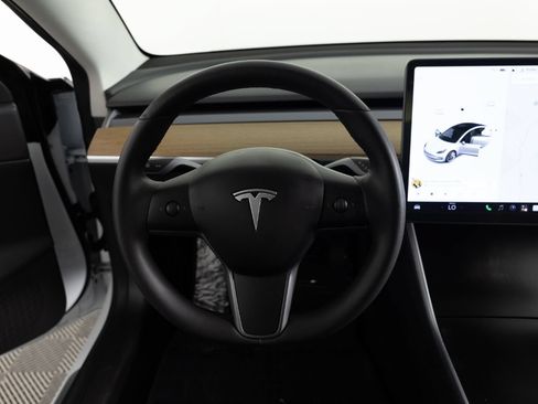 Used 2020 Tesla Model 3 Standard Range Plus RWD image 28