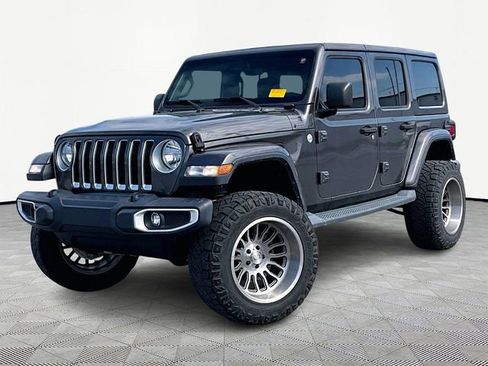 Used 2019 Jeep Wrangler Unlimited Sahara image 3