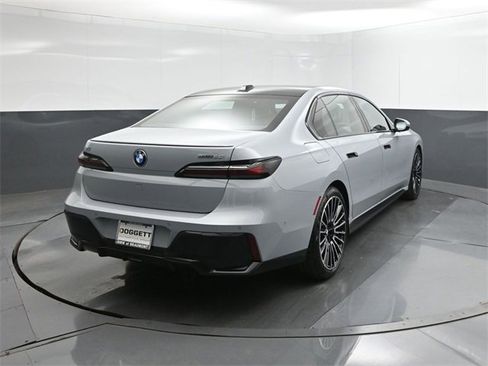 New 2026 BMW i7 eDrive50 w/ M Sport Package image 11