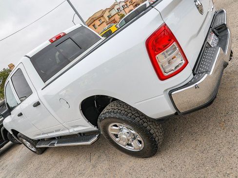 Used 2024 RAM 2500 Tradesman w/ Chrome Appearance Group AWD/4WD image 9