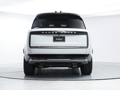 Used 2024 Land Rover Range Rover SE AWD/4WD image 4