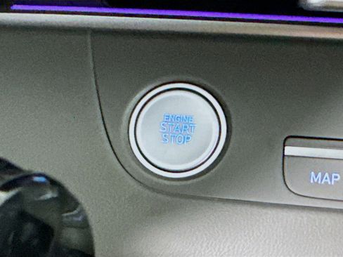 Used 2025 Hyundai Elantra SEL image 20