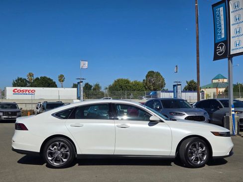 Used 2023 Honda Accord EX image 8