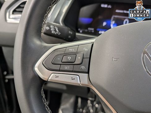 Used 2023 Volkswagen Tiguan SE AWD/4WD image 19