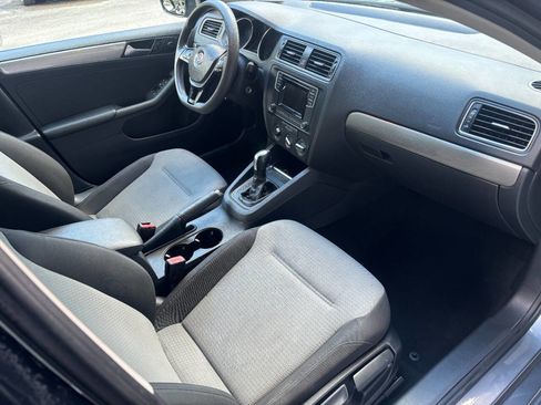 Used 2017 Volkswagen Jetta S image 13