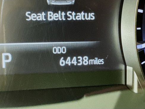 Used 2022 Toyota Highlander XLE image 12