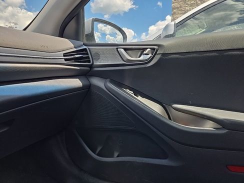 Used 2022 Hyundai Ioniq SE FWD image 20