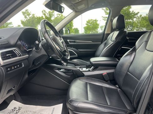 Used 2020 Kia Telluride LX FWD image 19