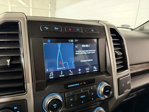 Used 2018 Ford F150 Lariat w/ Equipment Group 502A Luxury AWD/4WD image 23