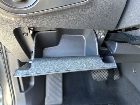 Used 2018 Volkswagen Tiguan S image 20