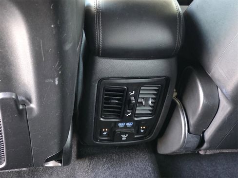 Used 2022 Dodge Durango GT image 12