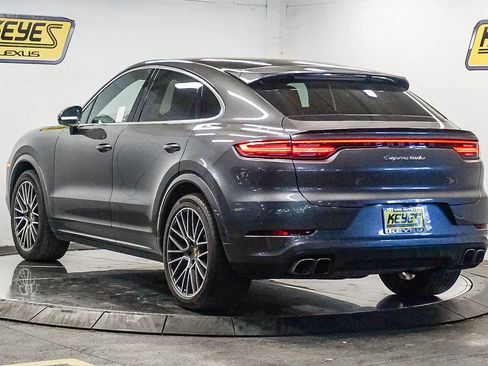 Certified 2022 Porsche Cayenne Turbo AWD/4WD image 2