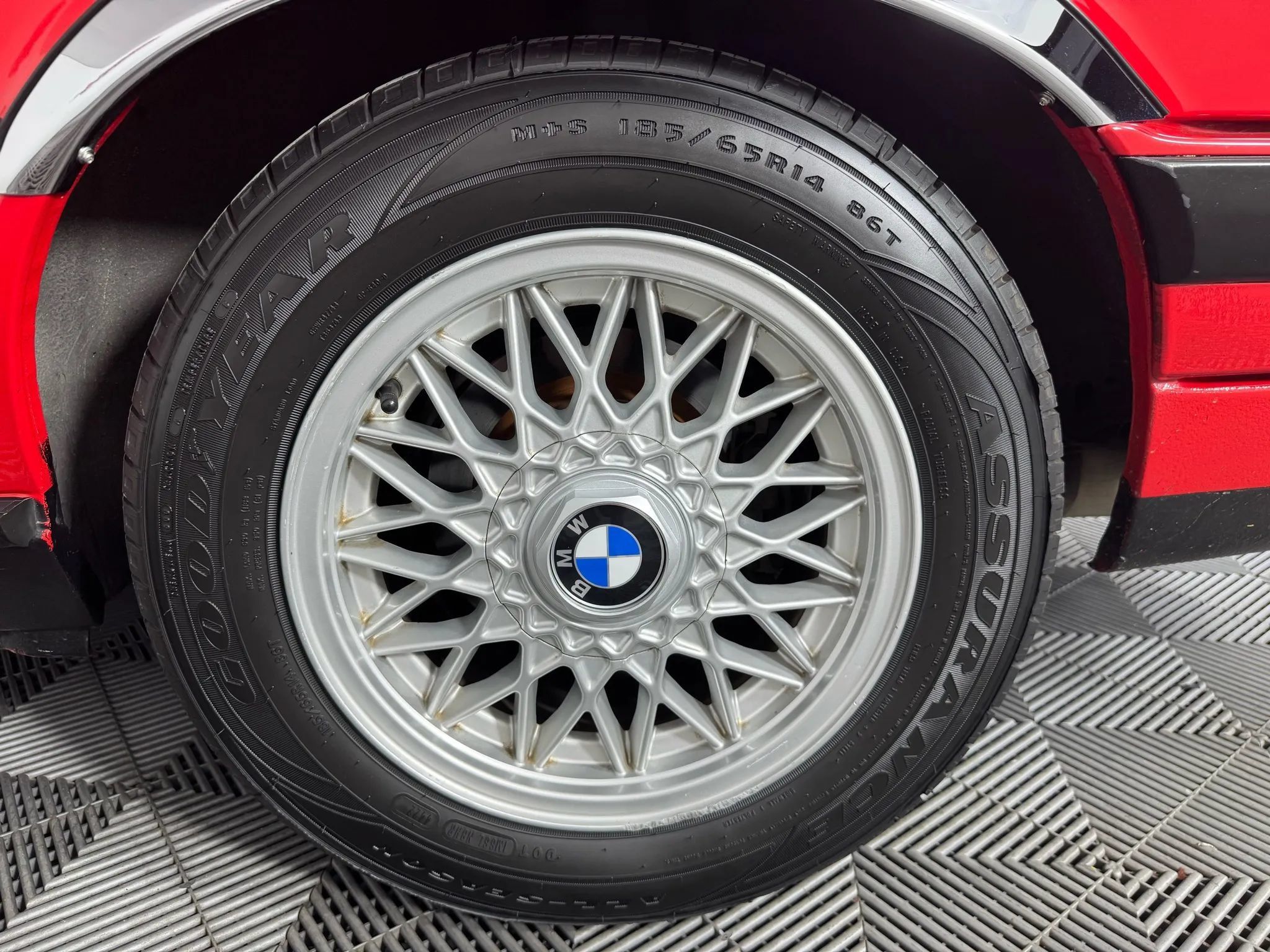 Used 1991 BMW 325i Convertible RWD image 48