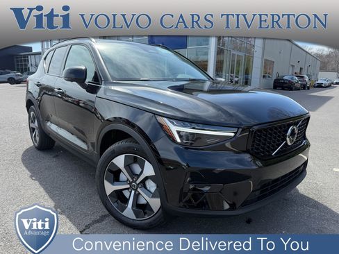 New 2026 Volvo XC40 B5 Plus w/ Climate Package AWD/4WD image 1