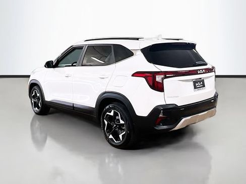 Certified 2025 Kia Seltos EX FWD image 5