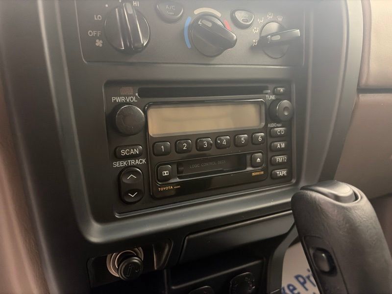 Used 2002 Toyota 4Runner SR5 w/ Leather Trim Pkg AWD/4WD image 25