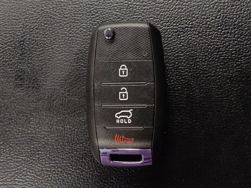 Used 2020 Kia Sorento LX FWD image 32