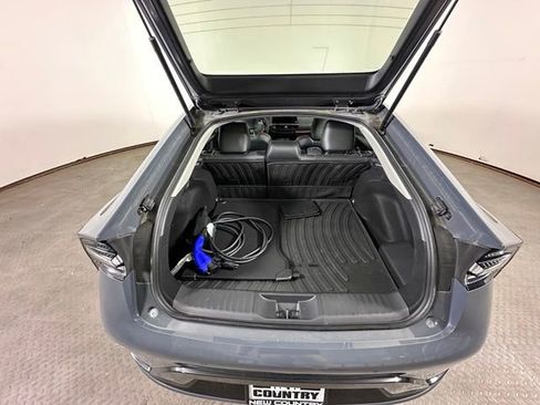 Used 2023 Toyota Prius Prime FWD image 13