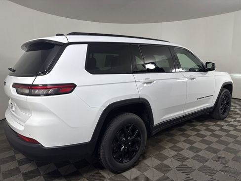 Used 2024 Jeep Grand Cherokee L Laredo AWD/4WD image 7