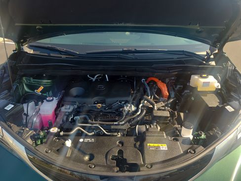 Used 2025 Toyota Sienna Limited image 34