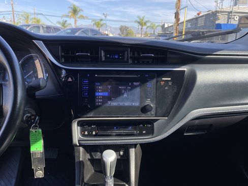 Used 2017 Toyota Corolla SE image 10