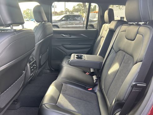 New 2025 Jeep Grand Cherokee Altitude image 53