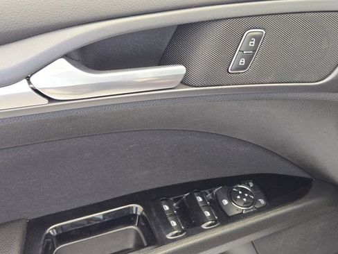 Used 2013 Ford Fusion SE image 15