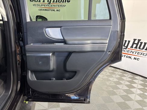 Used 2025 Ford Expedition Active AWD/4WD image 24