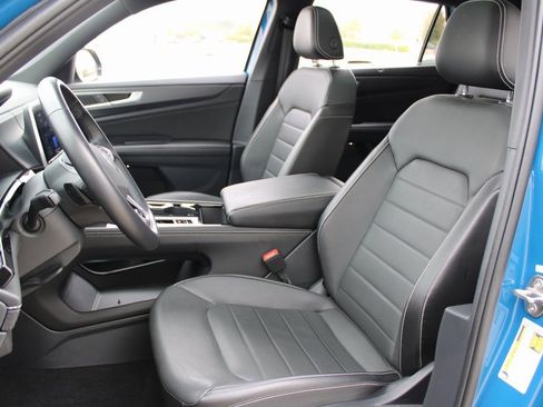 Certified 2025 Volkswagen Atlas Cross Sport SEL R-Line image 7