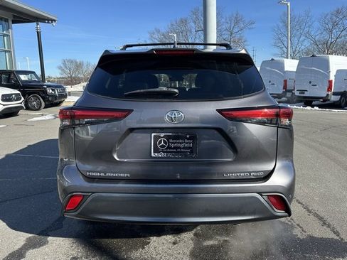 Used 2021 Toyota Highlander Limited image 6