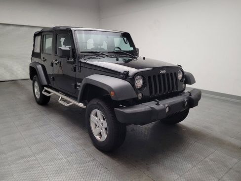 Used 2015 Jeep Wrangler Unlimited Sport w/ Connectivity Group AWD/4WD image 13