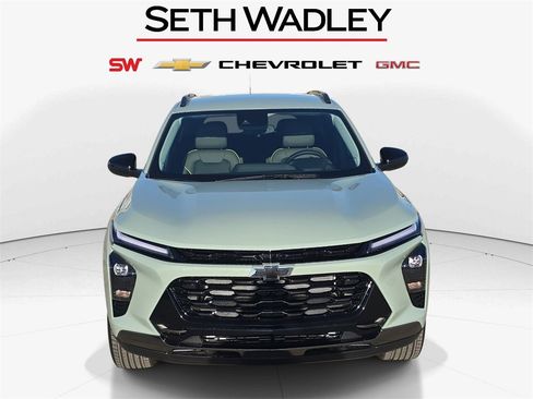 New 2026 Chevrolet Trax ACTIV image 2