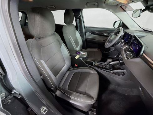 Used 2025 Chevrolet TrailBlazer LT AWD/4WD image 25