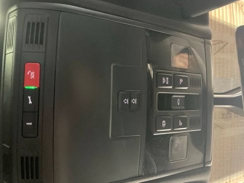Certified 2021 Volkswagen Tiguan SE R-Line AWD/4WD image 24