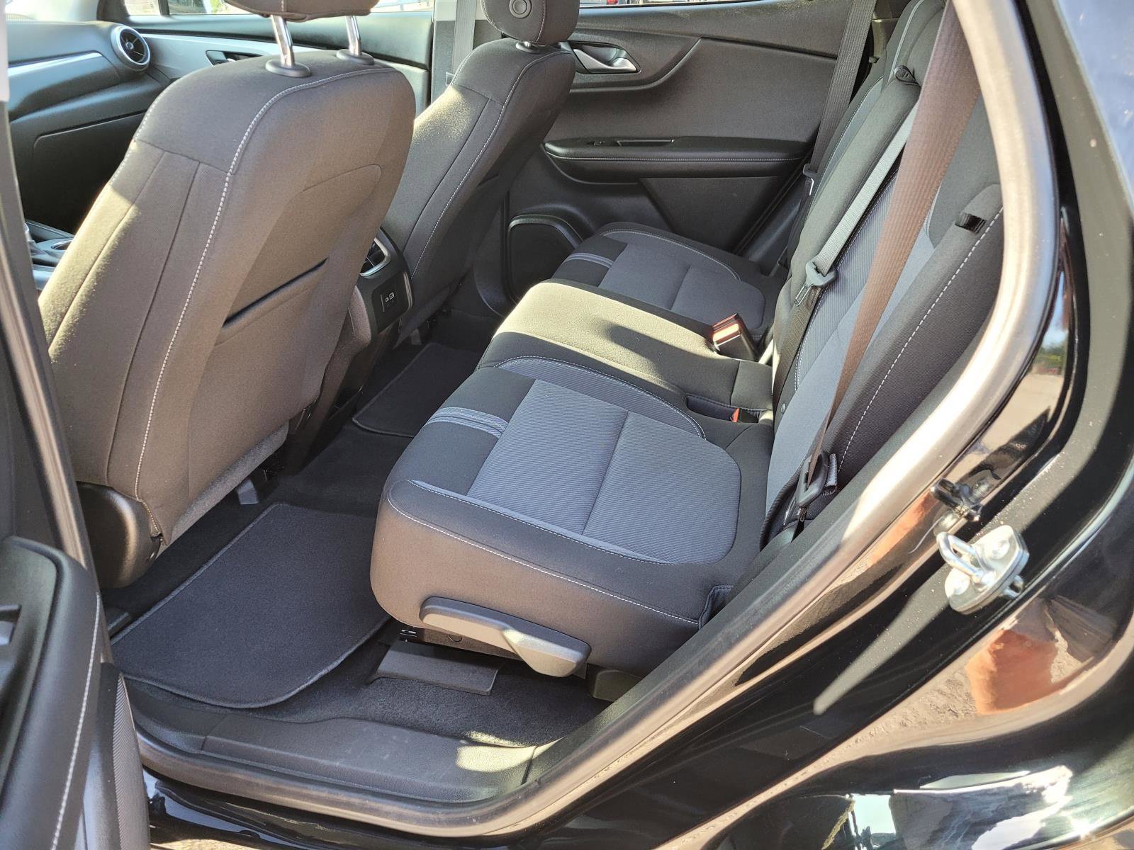 Used 2026 Chevrolet Blazer LT FWD image 3