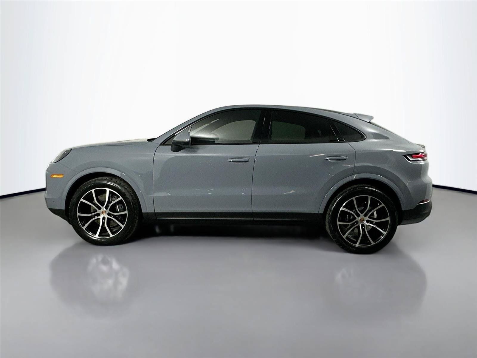 Certified 2026 Porsche Cayenne Coupe AWD/4WD image 2