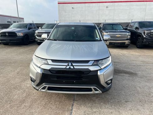 Used 2019 Mitsubishi Outlander SE FWD image 2