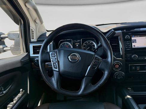 Used 2018 Nissan Titan Platinum Reserve w/ Platinum Utility Package AWD/4WD image 13