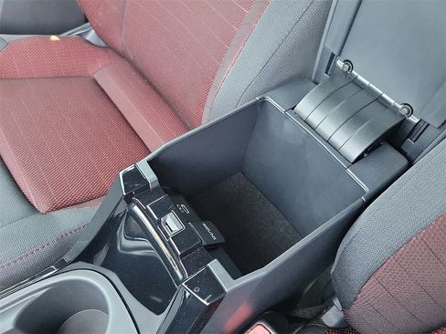 Used 2024 Toyota Corolla SE image 17