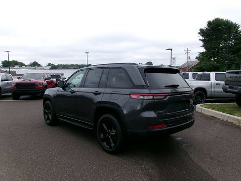 Certified 2025 Jeep Grand Cherokee Limited w/ Black Appearance Package AWD/4WD image 4